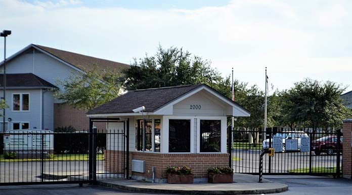 Jakie bramy przemysłowe wybrać?