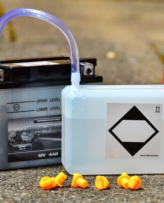 Dlaczego akumulator ma 12 V?